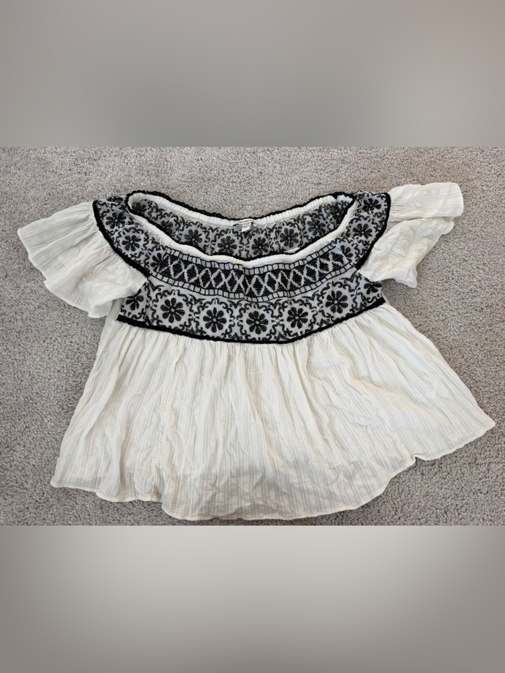 American Eagle Outfitters White Top with Black Embroidered Yoke
